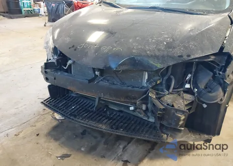 2017 Toyota Corolla Le z USA, uszkodzony, nr VIN 2T1BURHE5HC877246